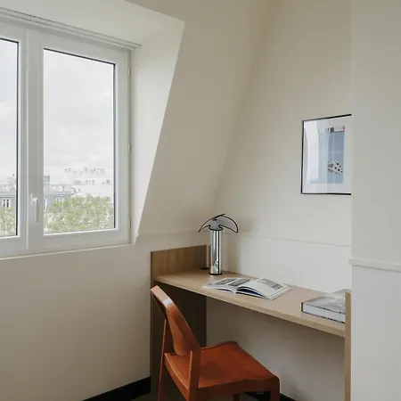 Edgar - Jules Ferry Aparthotel Paris